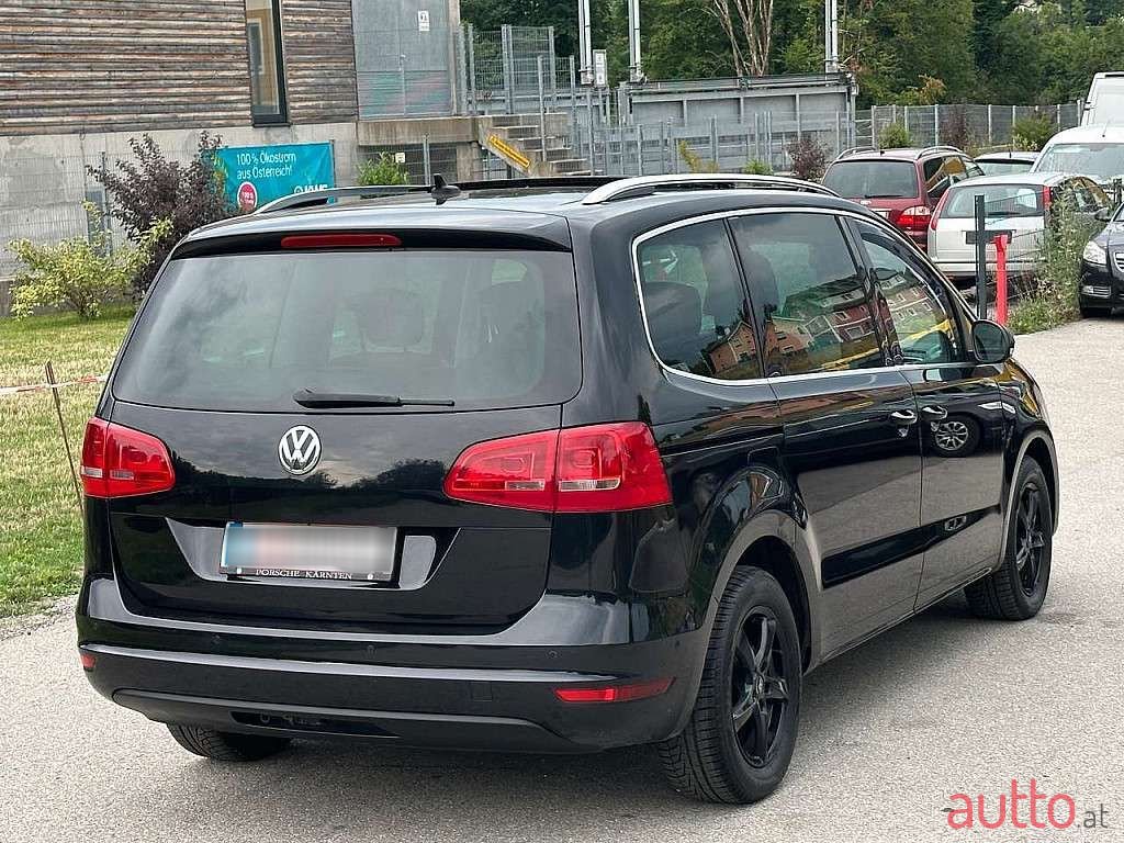 2011' Volkswagen Sharan photo #5