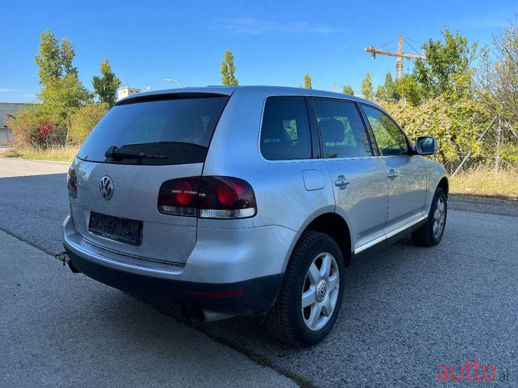 2006' Volkswagen Touareg photo #4