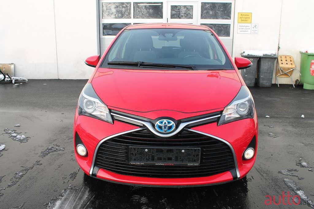 2016' Toyota Yaris photo #3