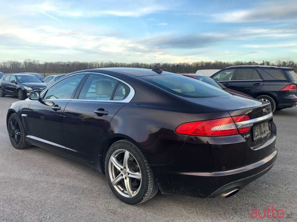 2014' Jaguar XF photo #5