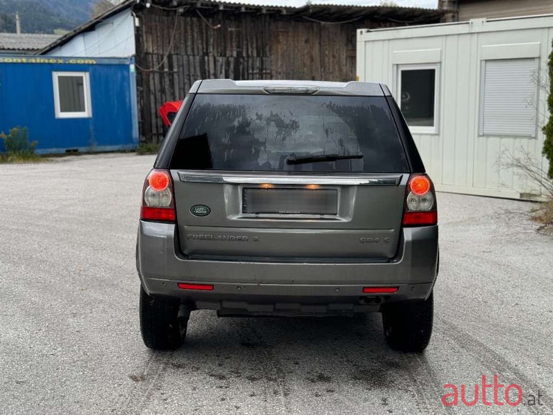 2011' Land Rover Freelander photo #4