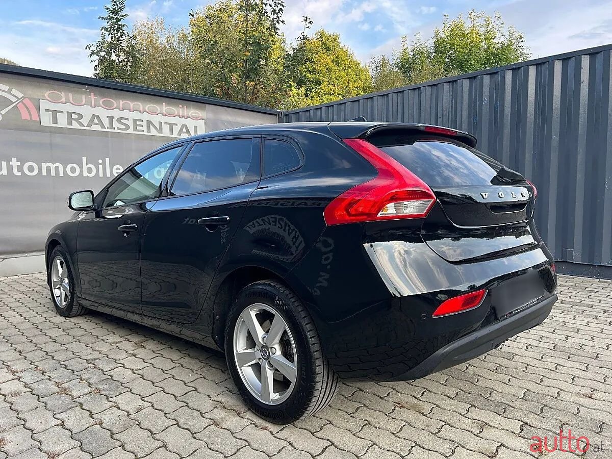 2016' Volvo V40 photo #6