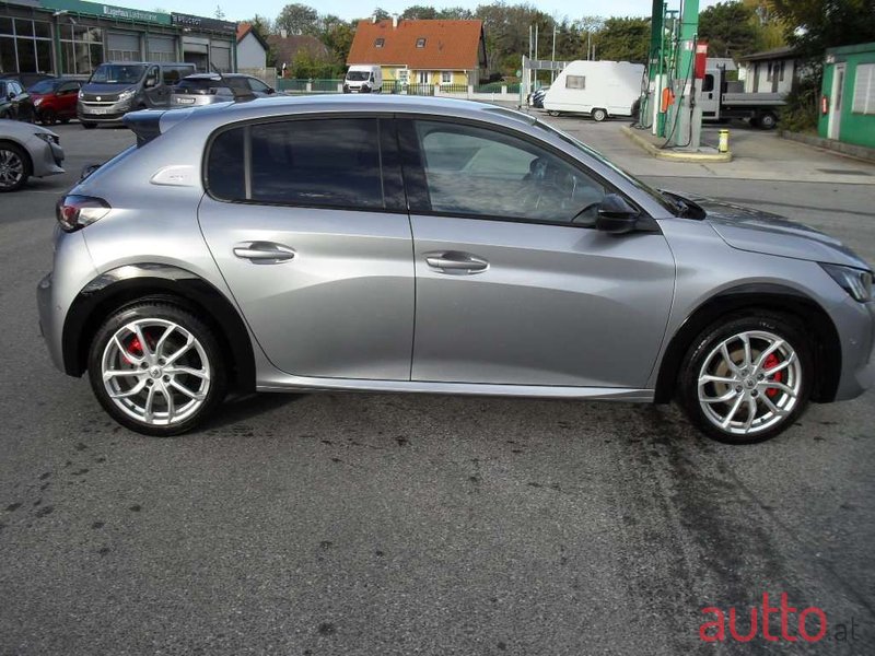 2021' Peugeot 208 photo #3