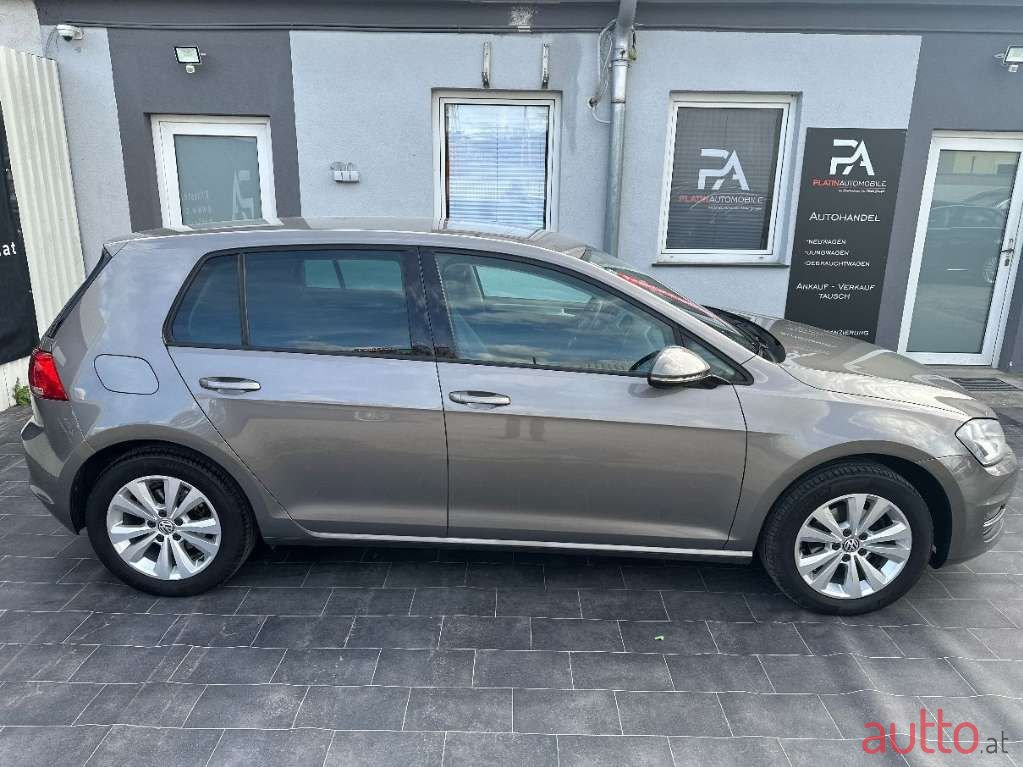 2015' Volkswagen Golf photo #3