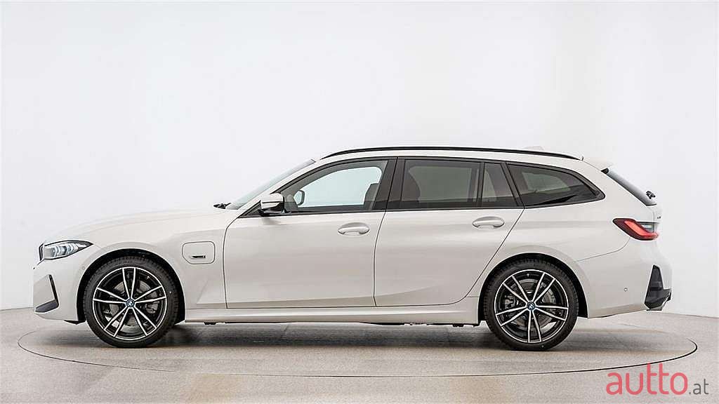 2022' BMW 3Er-Reihe photo #3