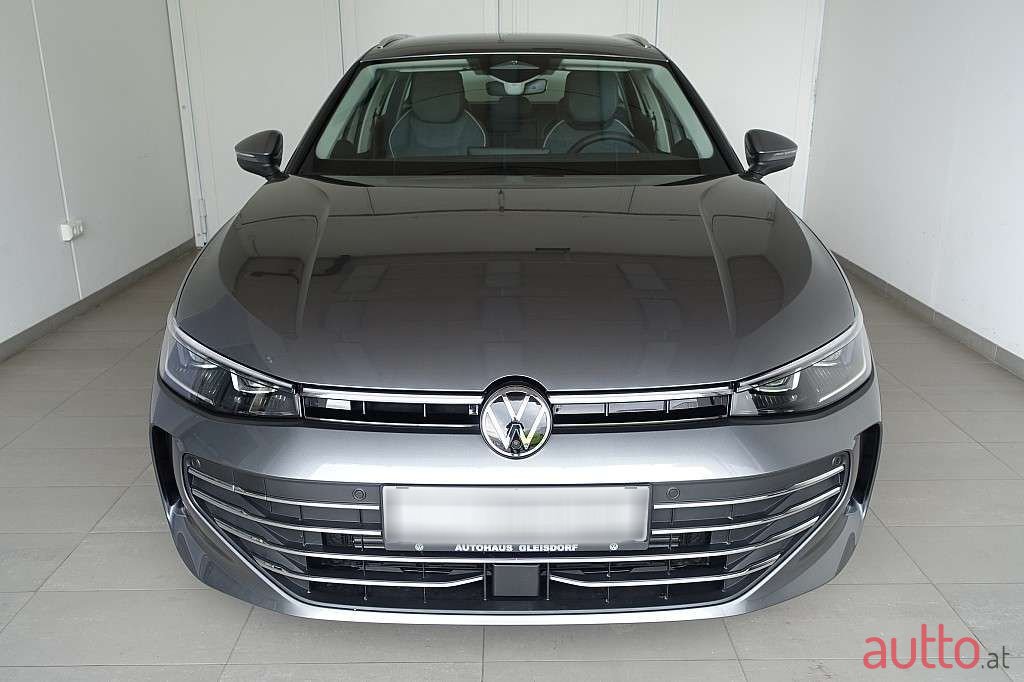 2024' Volkswagen Passat photo #2