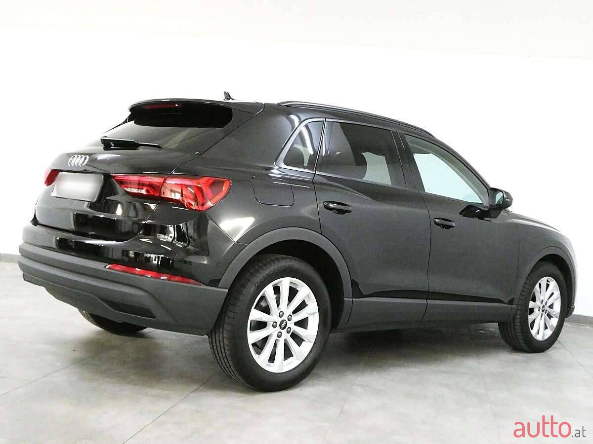 2022' Audi Q3 photo #4