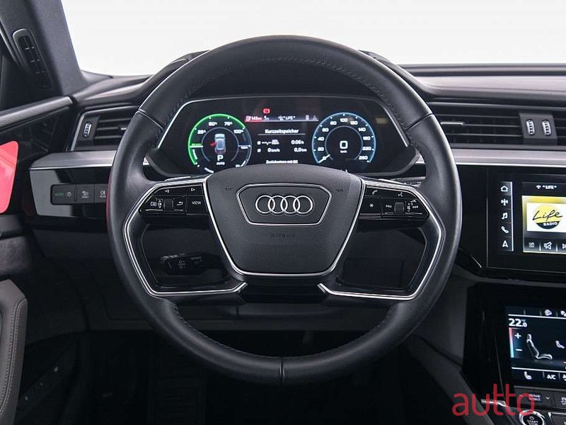 2020' Audi e-tron photo #5