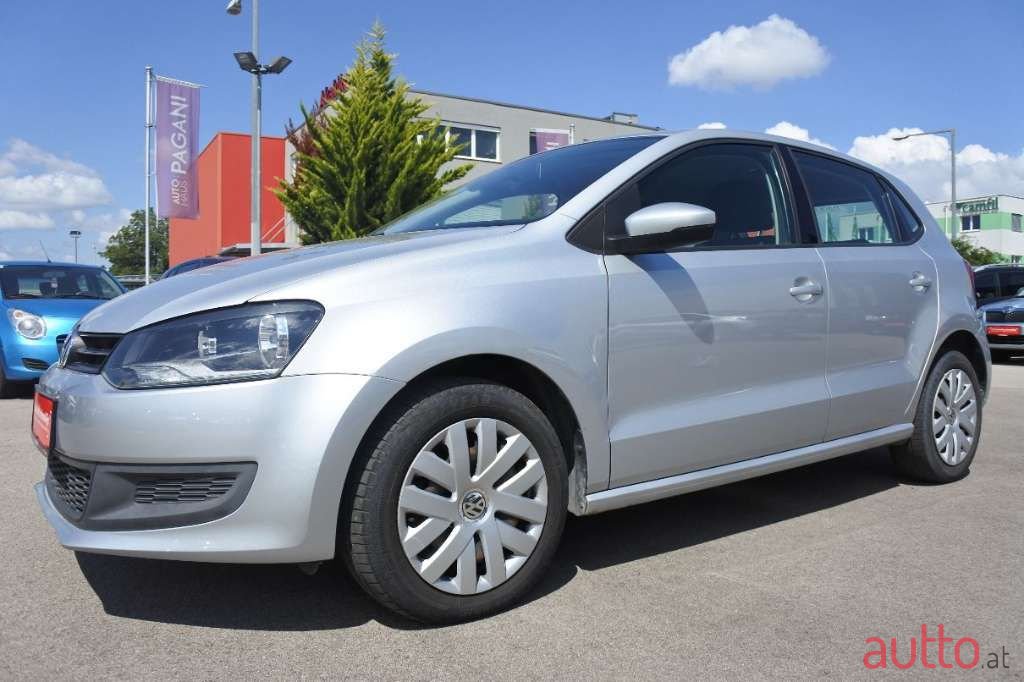 2010' Volkswagen Polo photo #2