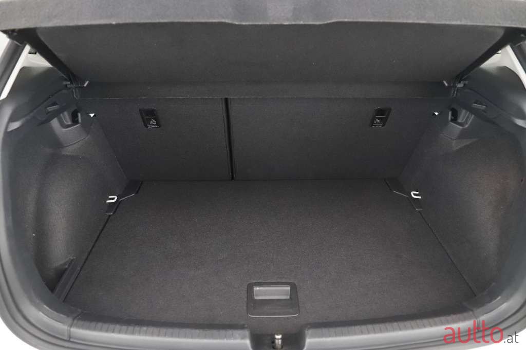 2023' Volkswagen Polo photo #5