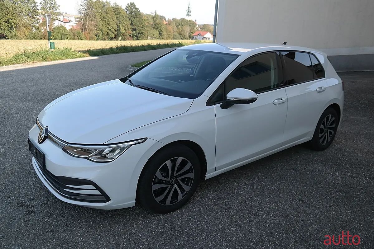 2022' Volkswagen Golf photo #1