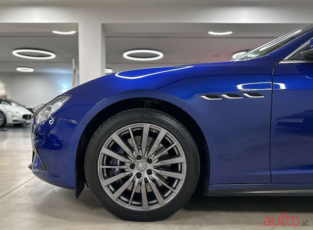 2018' Maserati Ghibli photo #6