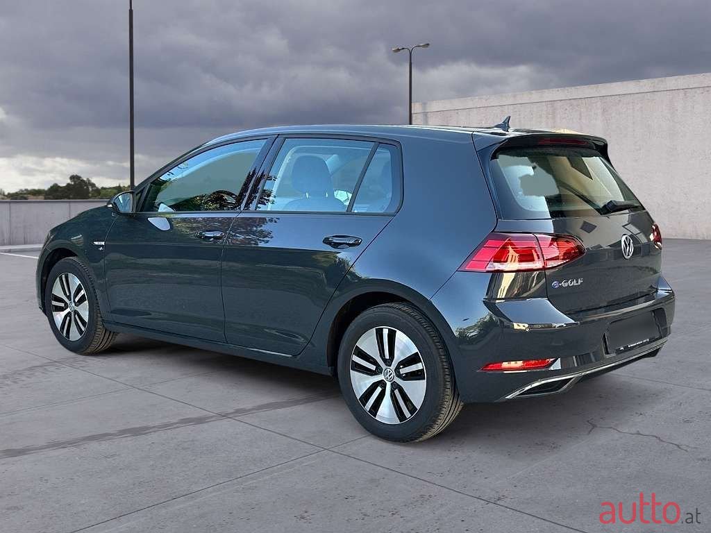 2020' Volkswagen Golf photo #3