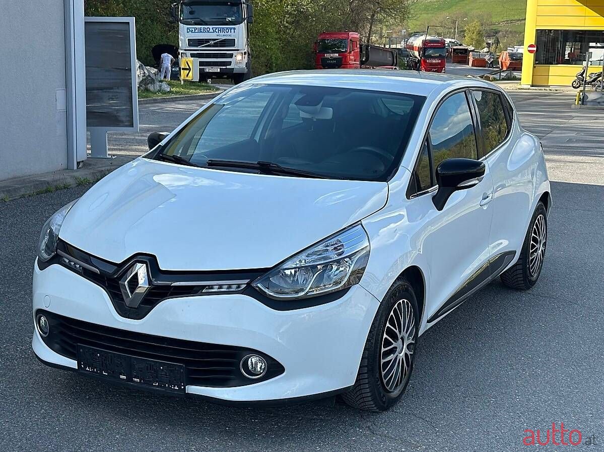 2015' Renault Clio photo #1