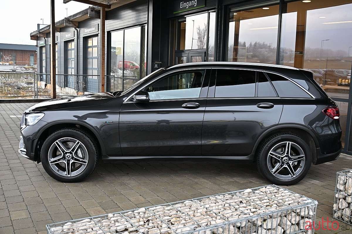 2020' Mercedes-Benz Glc-Klasse photo #2