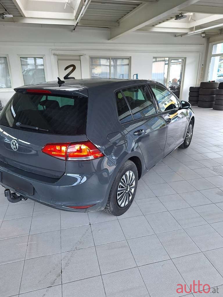 2015' Volkswagen Golf photo #4