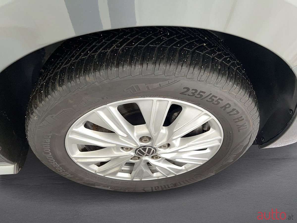 2021' Volkswagen Multivan photo #5