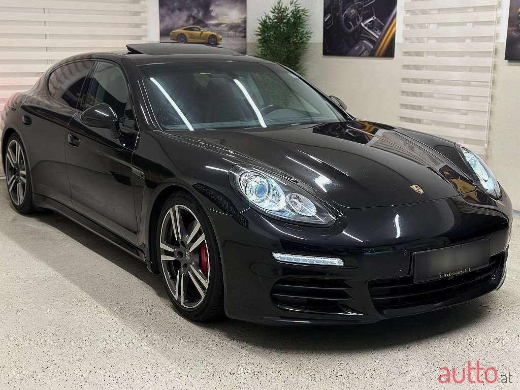 2015' Porsche Panamera photo #2
