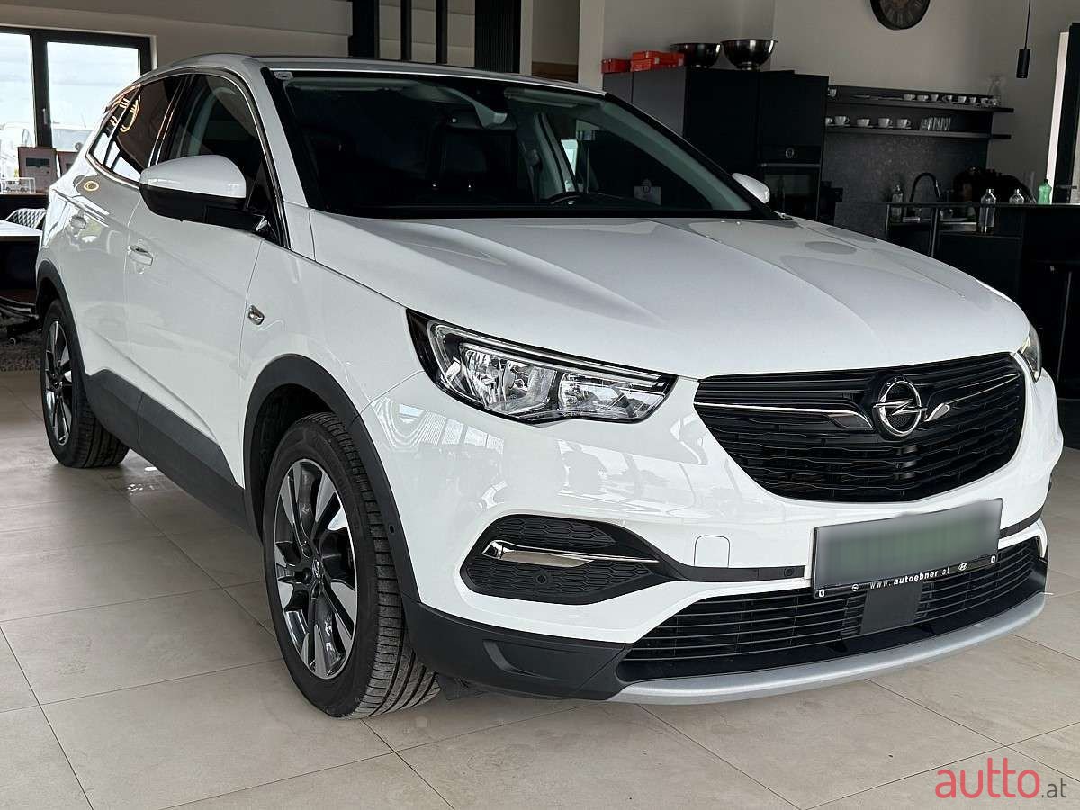 2018' Opel Grandland X photo #2