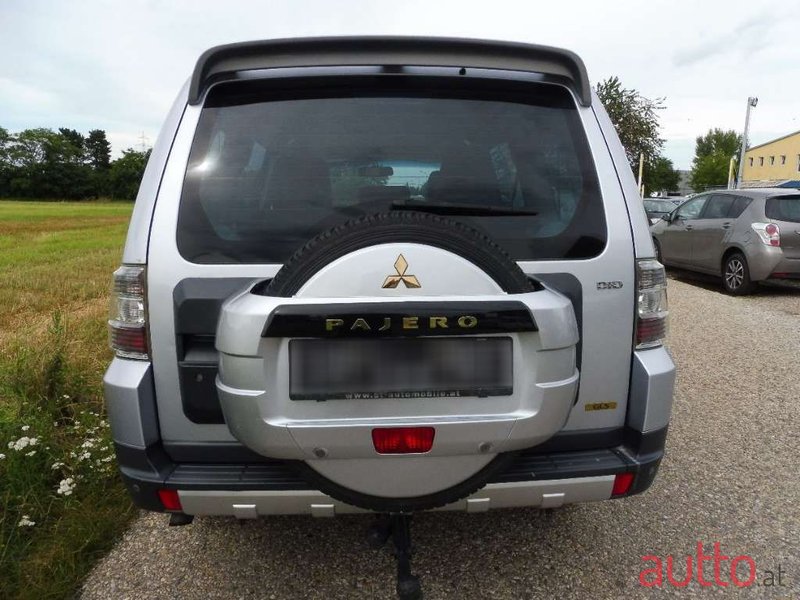 2008' Mitsubishi Pajero photo #4