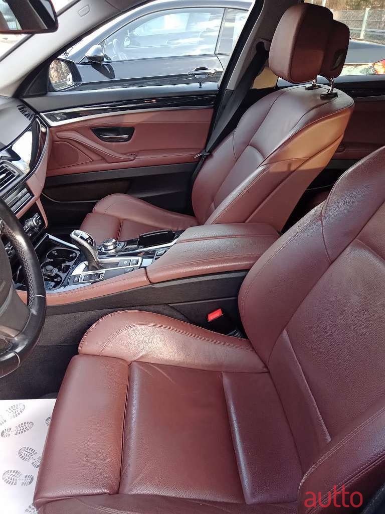 2012' BMW 5Er-Reihe photo #5