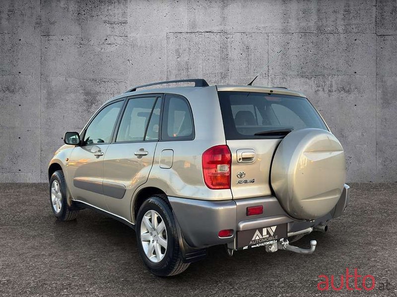 2002' Toyota RAV4 photo #3
