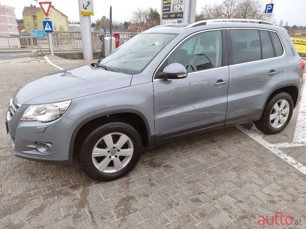 2009' Volkswagen Tiguan photo #2