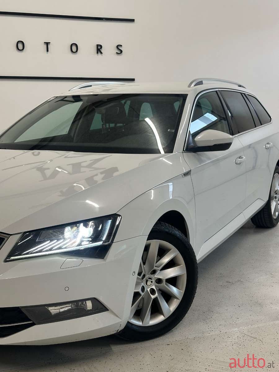 2015' Skoda Superb photo #6