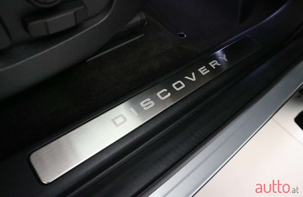 2023' Land Rover Discovery Sport photo #6