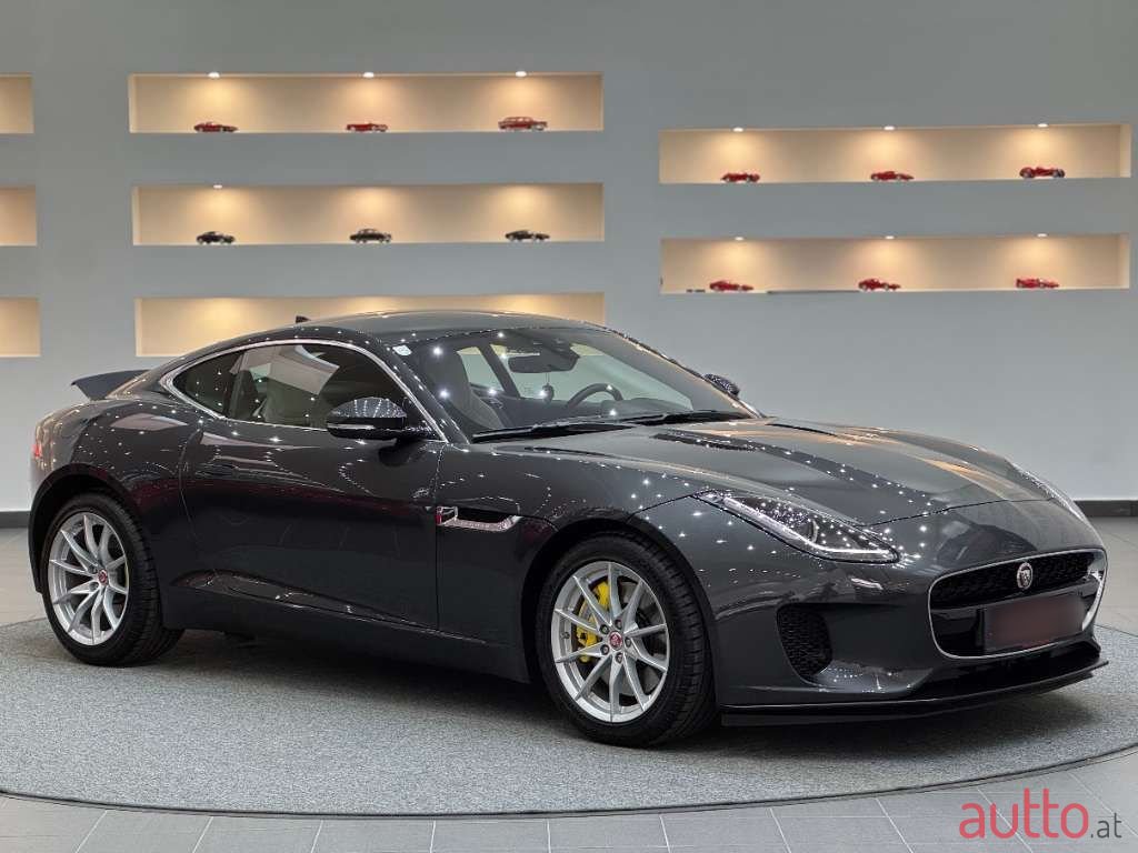 2019' Jaguar F-Type photo #6