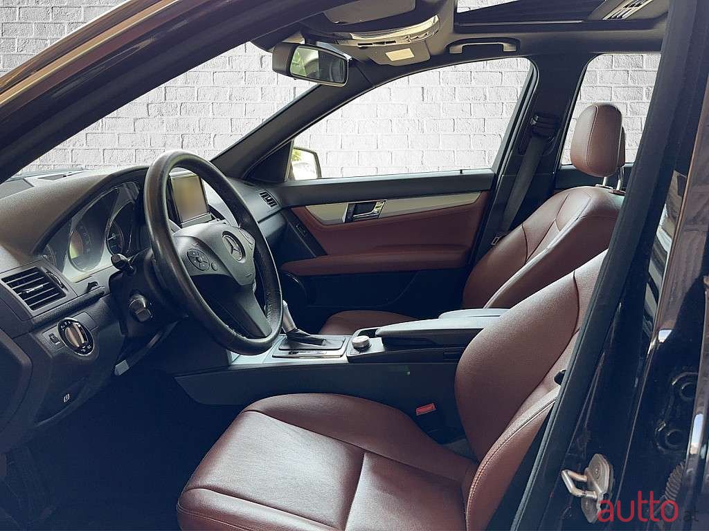 2010' Mercedes-Benz C-Klasse photo #6