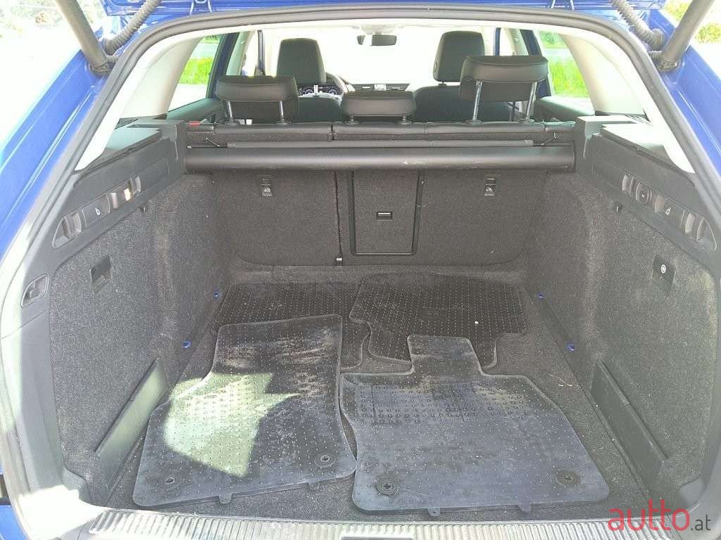 2018' Skoda Superb photo #5