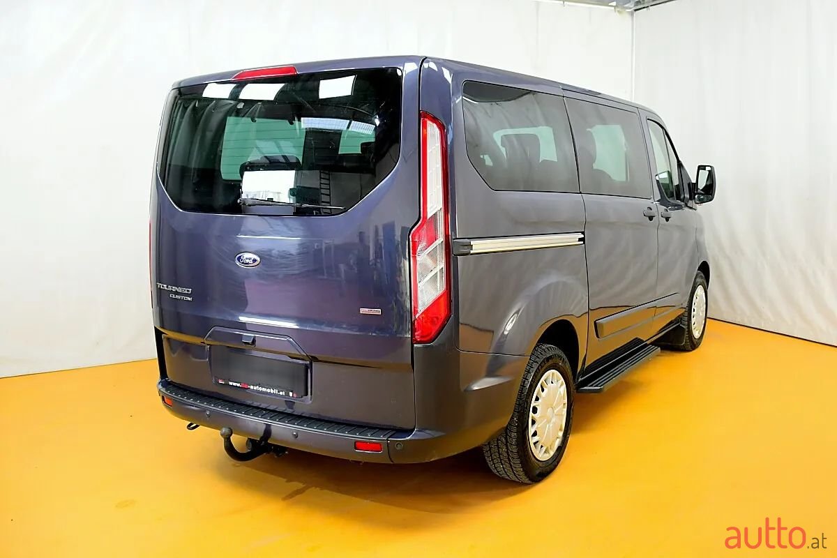 2013' Ford Tourneo photo #2