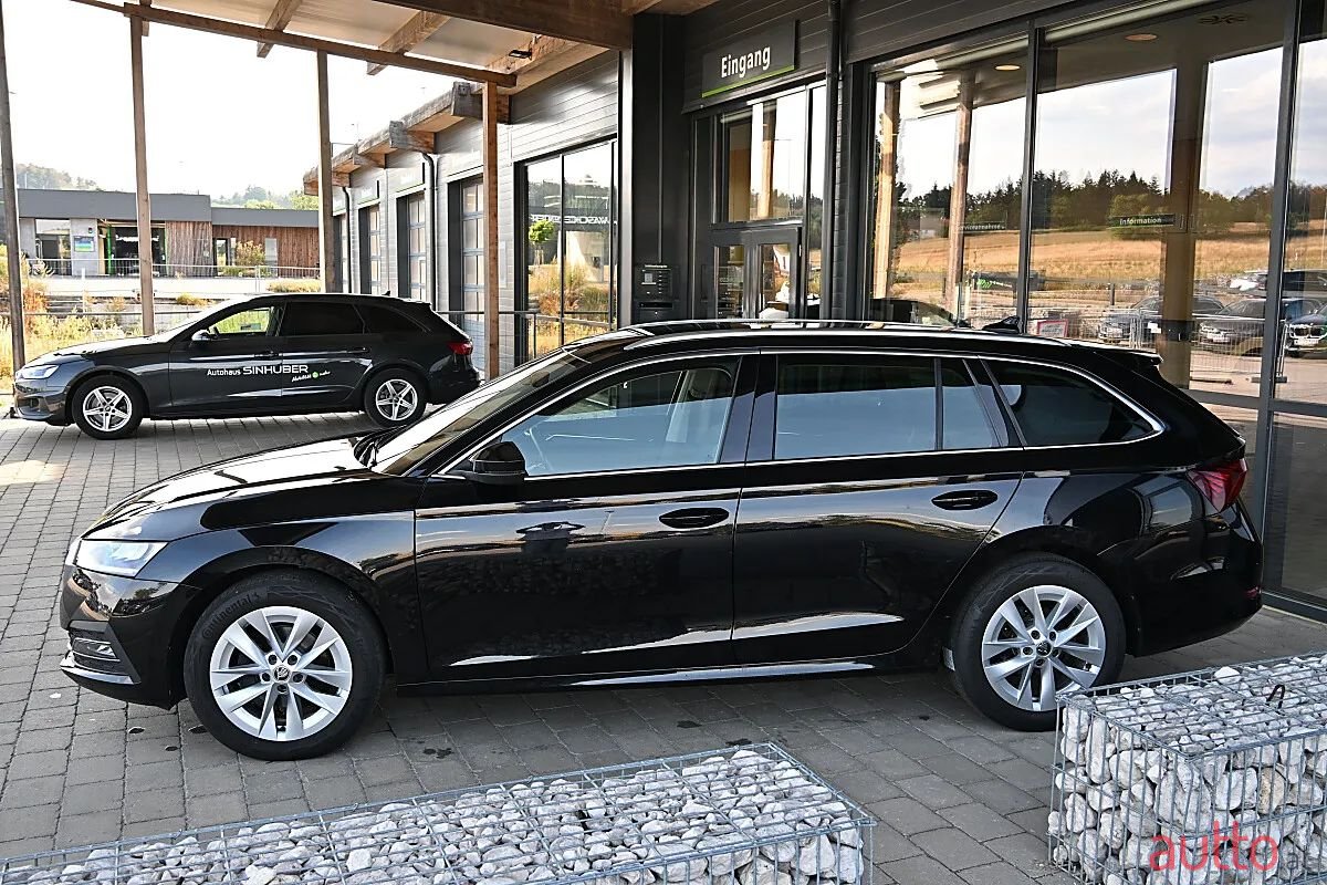 2023' Skoda Octavia photo #2