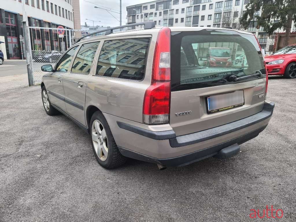 2003' Volvo V70 photo #4