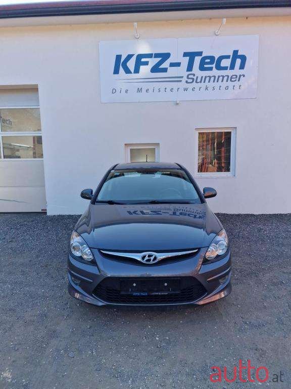 2011' Hyundai i30 photo #3