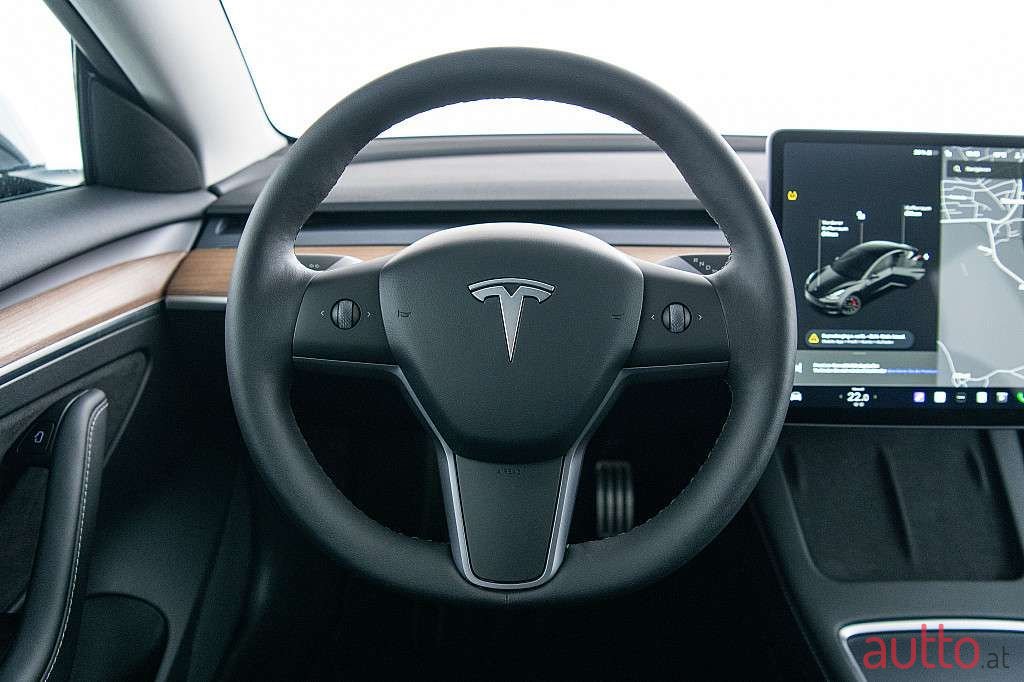 2022' Tesla Model 3 photo #5