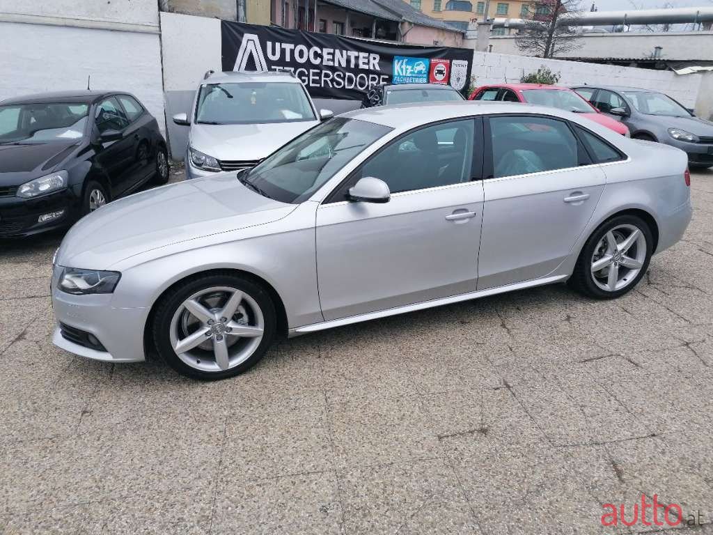 2011' Audi A4 photo #1