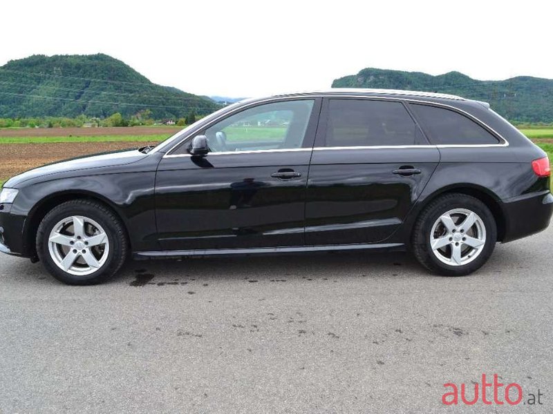 2011' Audi A4 photo #4