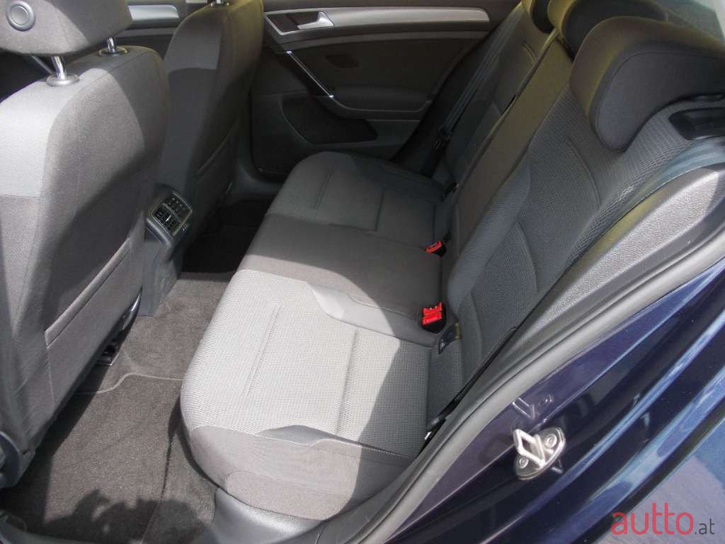 2015' Volkswagen Golf photo #6