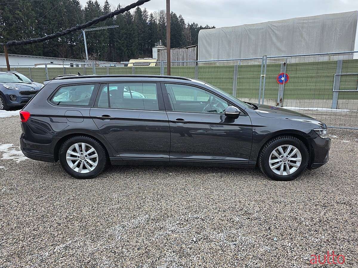 2020' Volkswagen Passat photo #4