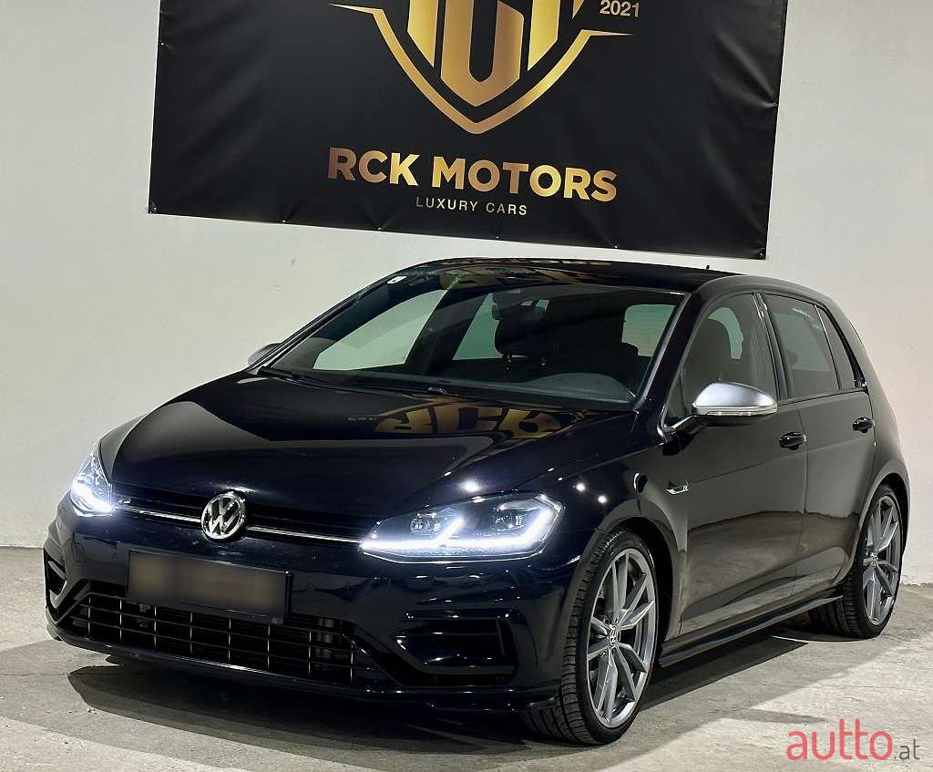 2019' Volkswagen Golf photo #4