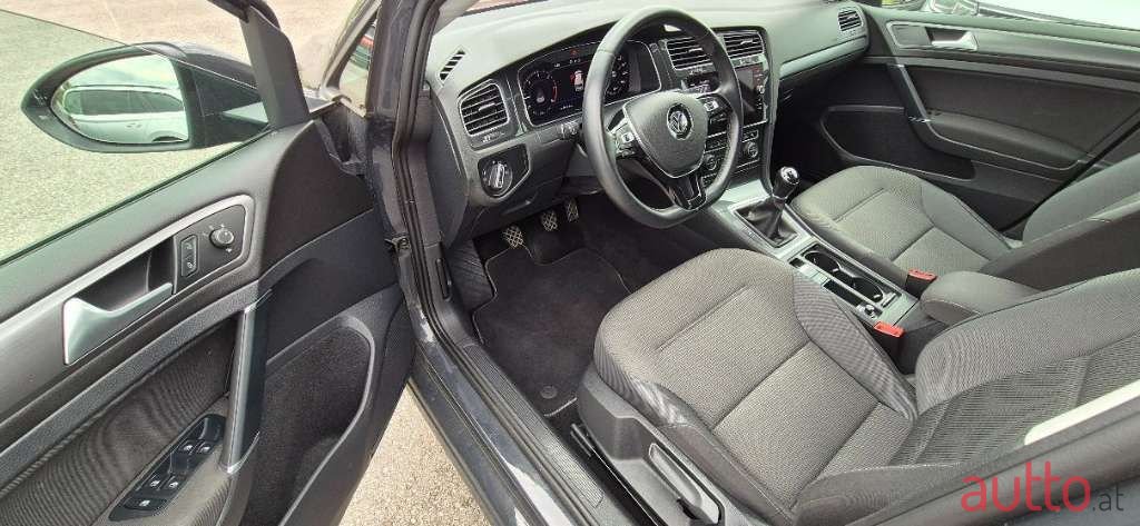 2018' Volkswagen Golf photo #6