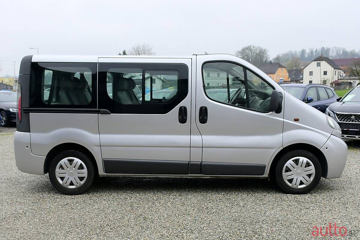 2003' Opel Vivaro photo #6