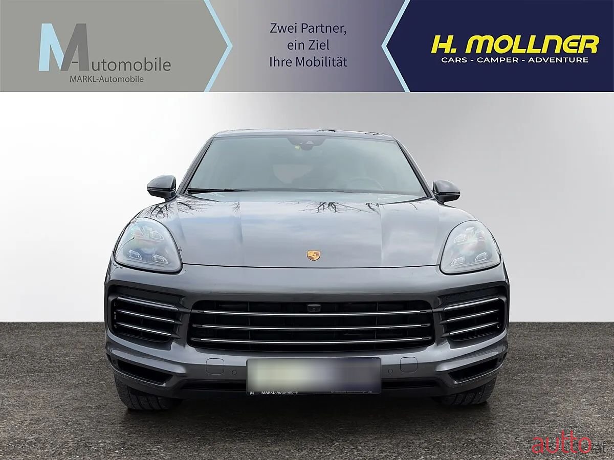2021' Porsche Cayenne photo #2