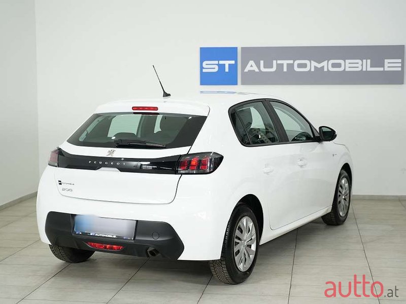 2021' Peugeot 208 photo #6