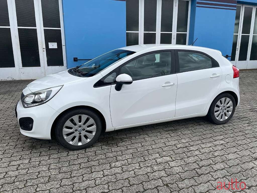 2013' Kia Rio photo #1