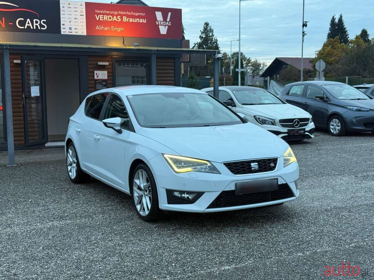 2013' SEAT Leon photo #3