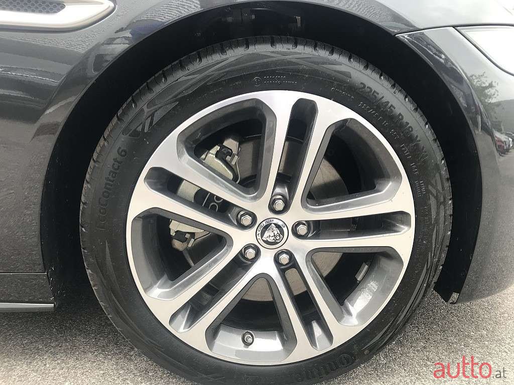 2024' Jaguar XE photo #6