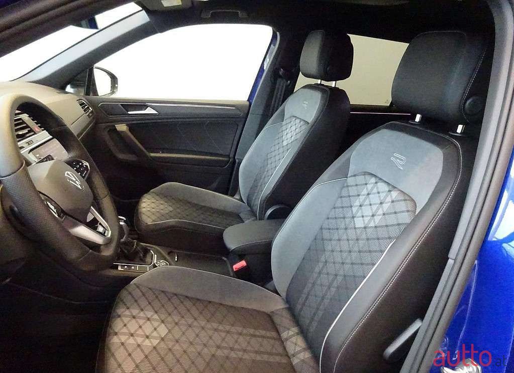 2023' Volkswagen Tiguan photo #5